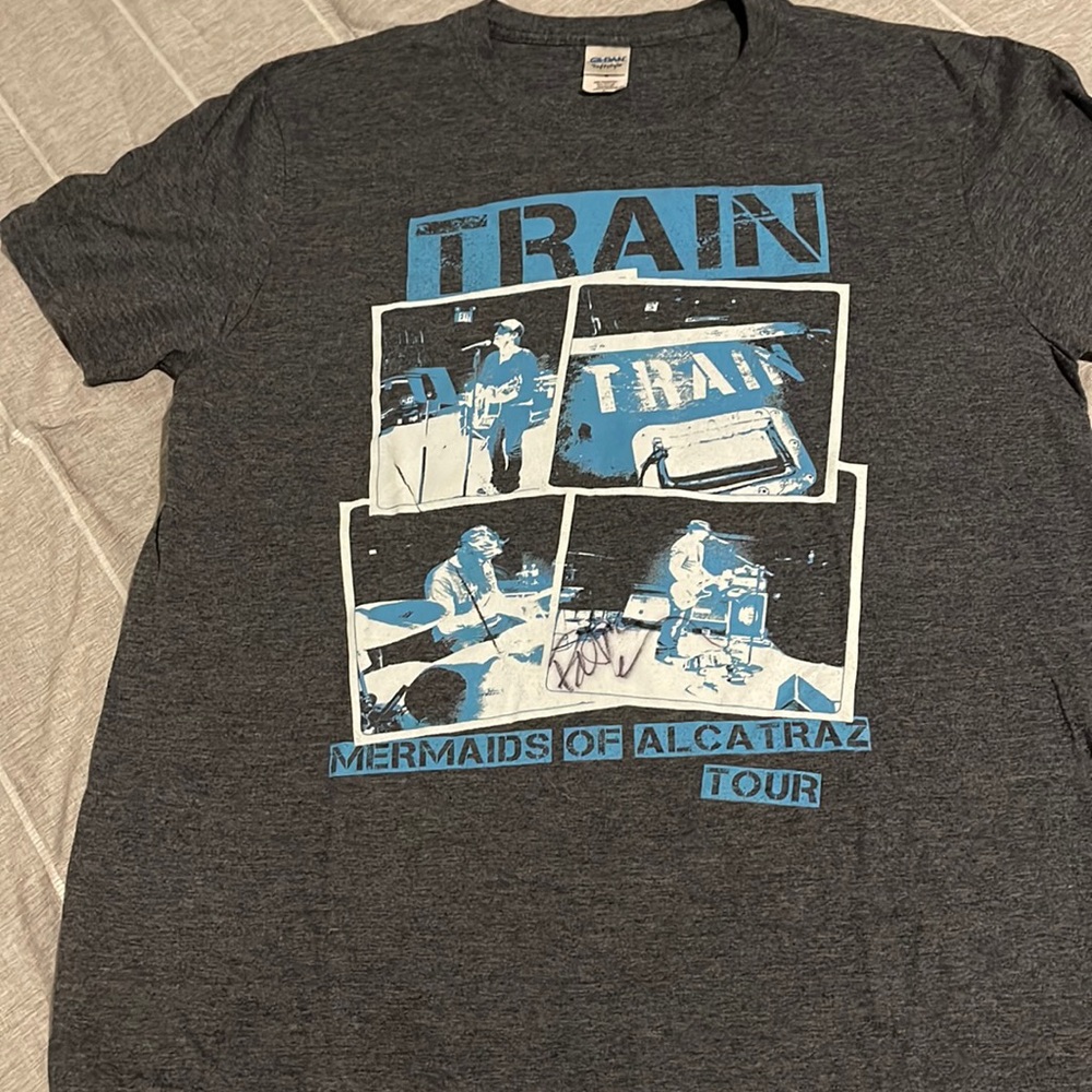Autographed Train Concert Tee Shirt 2013 Pat signed
